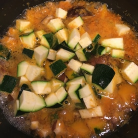 ズッキーニとカボチャメインの夏野菜マイルドカレー レシピ 作り方 By ミンリンゴ 楽天レシピ ズッキーニとカボチャメインの夏野菜マイルドカレー レシピ 作り方 By ミンリンゴ 楽天レシピ
